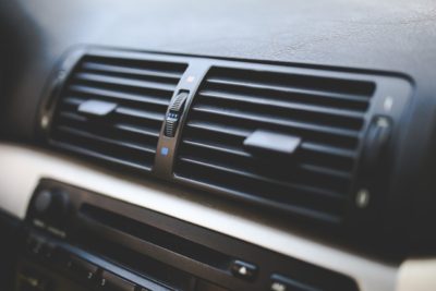 車のエアコンの吹出口 って どうやって掃除すればいいの フログ